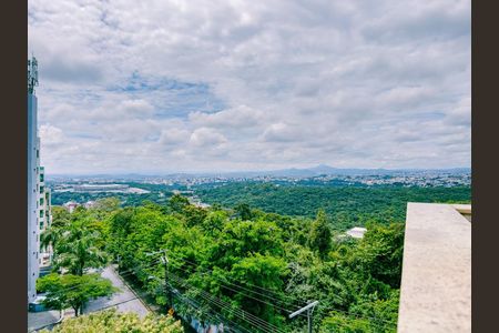 Apartamento para alugar com 180m², 3 quartos e 2 vagasVista