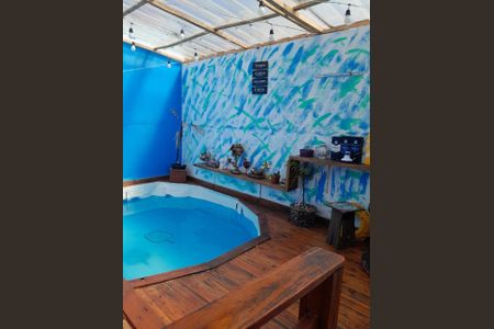 Casa à venda com 135m², 5 quartos e 2 vagas Casa à venda com 135m², 5 quartos e 2 vagasPISCINA