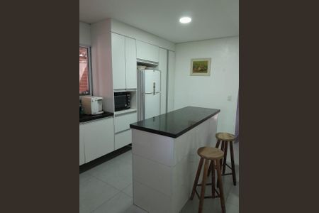 Casa à venda com 135m², 5 quartos e 2 vagas Casa à venda com 135m², 5 quartos e 2 vagasCOZINHA