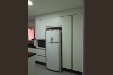 Casa à venda com 135m², 5 quartos e 2 vagas Casa à venda com 135m², 5 quartos e 2 vagasCOZINHA