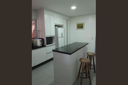 Casa à venda com 135m², 5 quartos e 2 vagas Casa à venda com 135m², 5 quartos e 2 vagasCOZINHA