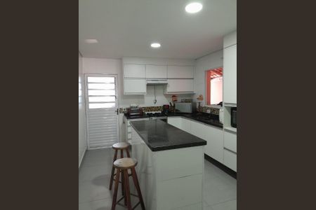 Casa à venda com 135m², 5 quartos e 2 vagas Casa à venda com 135m², 5 quartos e 2 vagasCOZINHA