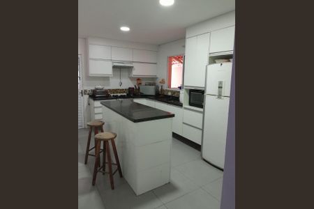 Casa à venda com 135m², 5 quartos e 2 vagas Casa à venda com 135m², 5 quartos e 2 vagasCOZINHA