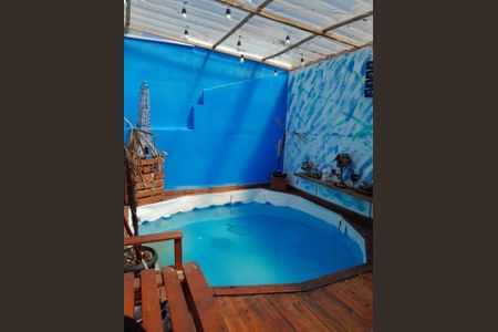 Casa à venda com 135m², 5 quartos e 2 vagas Casa à venda com 135m², 5 quartos e 2 vagasPISCINA