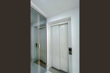 Apartamento à venda com 186m², 4 quartos e 3 vagasHall do Elevador