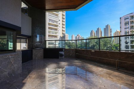 Apartamento para alugar com 250m², 3 quartos e 3 vagas