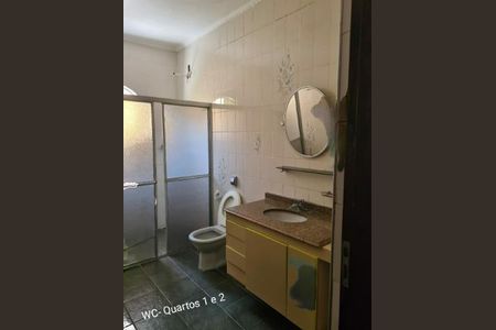 Casa à venda com 236m², 3 quartos e 3 vagasWC C/ BOX