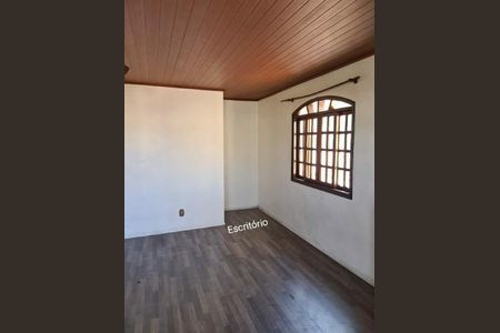 Casa à venda com 236m², 3 quartos e 3 vagasESCRITÓRIO