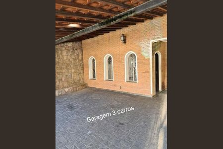 Casa à venda com 236m², 3 quartos e 3 vagasGARAGEM