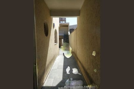 Casa à venda com 236m², 3 quartos e 3 vagasCORREDOR EXTERNO