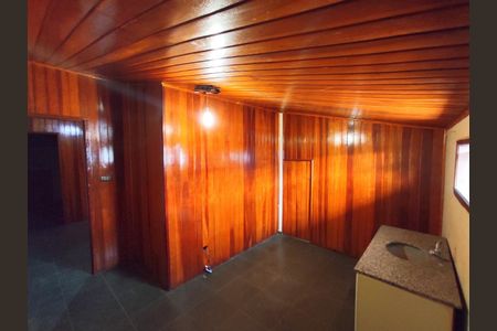 Casa à venda com 305m², 3 quartos e 2 vagasAREA INTERNA