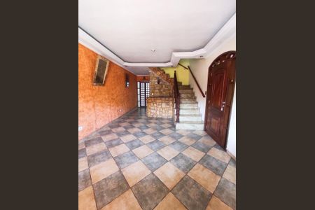 Casa à venda com 305m², 3 quartos e 2 vagasSALA