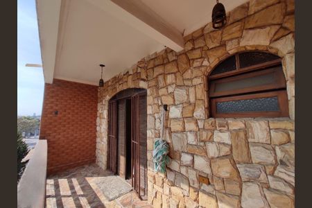 Casa à venda com 305m², 3 quartos e 2 vagasSACADA