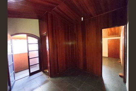 Casa à venda com 305m², 3 quartos e 2 vagasAREA INTERNA