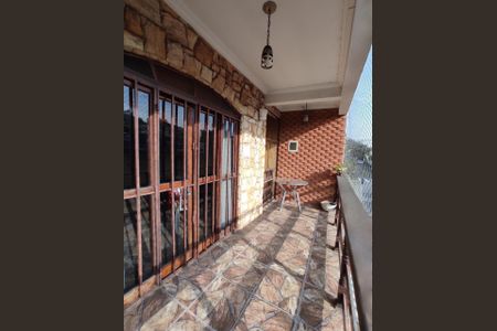 Casa à venda com 305m², 3 quartos e 2 vagasSACADA