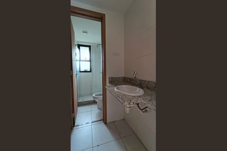 Apartamento para alugar com 176m², 3 quartos e 2 vagasBanheiro da Suíte 2 e 3