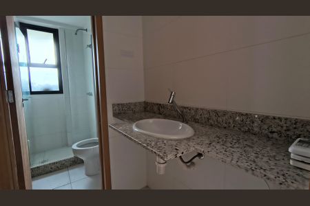 Apartamento para alugar com 176m², 3 quartos e 2 vagasBanheiro da Suíte 2 e 2