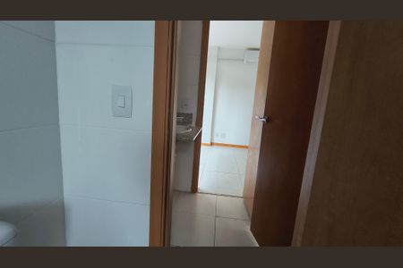 Apartamento para alugar com 176m², 3 quartos e 2 vagasBanheiro da Suíte 2 e 3