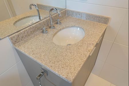 Apartamento para alugar com 70m², 2 quartos e 1 vaga Apartamento para alugar com 70m², 2 quartos e 1 vagaBanheiro da Suíte