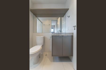 Apartamento para alugar com 70m², 2 quartos e 1 vaga Apartamento para alugar com 70m², 2 quartos e 1 vagaBanheiro da Suíte