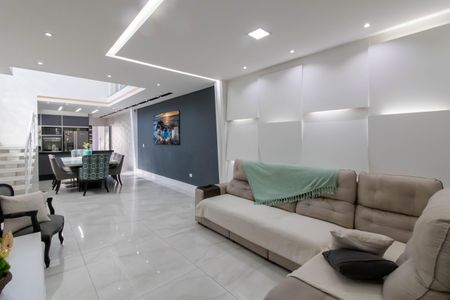 Sala de casa para alugar com 3 quartos, 240m² em Jardim Santa Cecilia, Guarulhos