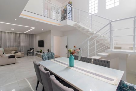 Sala de casa para alugar com 3 quartos, 240m² em Jardim Santa Cecilia, Guarulhos