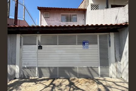 Casa para alugar com 240m², 3 quartos e 2 vagas Casa para alugar com 240m², 3 quartos e 2 vagasPlaca