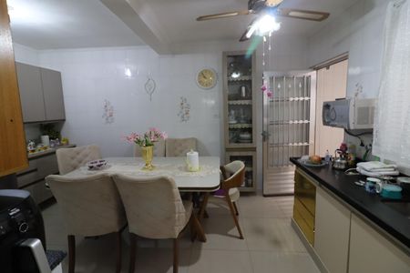 Casa à venda com 283m², 3 quartos e 6 vagasCozinha