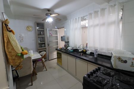 Casa à venda com 283m², 3 quartos e 6 vagasCozinha