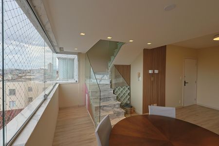 Apartamento à venda com 3 quartos, 211m² em Carlos Prates, Belo Horizonte