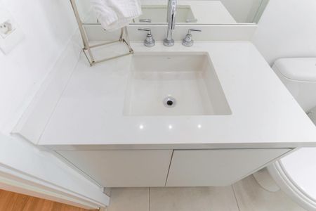 Apartamento à venda com 62m², 2 quartos e 1 vaga Apartamento à venda com 62m², 2 quartos e 1 vagaBanheiro da suíte