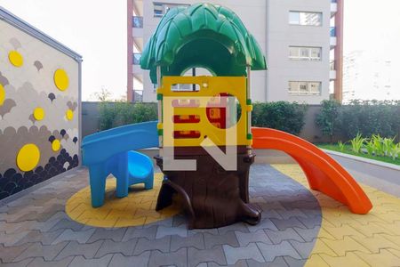 Apartamento à venda com 141m², 3 quartos e 2 vagas Apartamento à venda com 141m², 3 quartos e 2 vagasÁrea comum - Playground