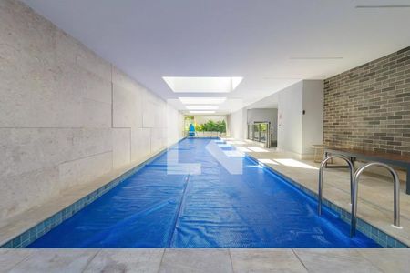 Apartamento à venda com 141m², 3 quartos e 2 vagas Apartamento à venda com 141m², 3 quartos e 2 vagasÁrea comum - Piscina