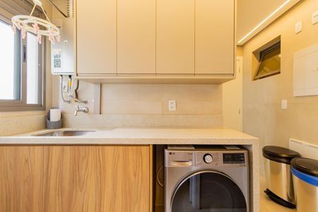 Apartamento à venda com 141m², 3 quartos e 2 vagas Apartamento à venda com 141m², 3 quartos e 2 vagasÁrea de Serviço