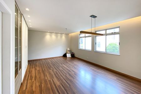 Apartamento para alugar com 117m², 3 quartos e 2 vagasSala