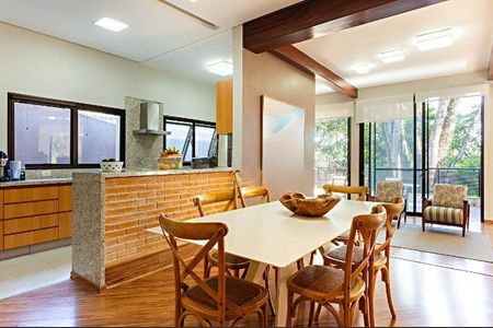 Casa à venda com 420m², 4 quartos e 7 vagas