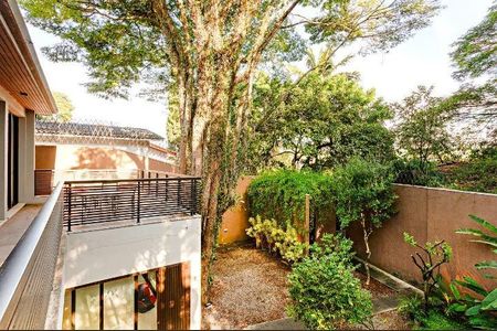 Casa à venda com 420m², 4 quartos e 7 vagas