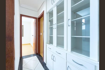 Apartamento à venda com 65m², 2 quartos e 2 vagasCorredor