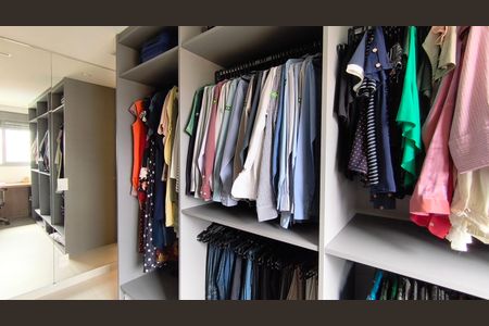 Apartamento à venda com 75m², 2 quartos e 1 vagaCloset 