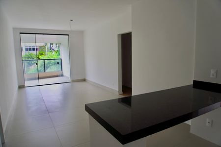 Apartamento à venda com 105m², 3 quartos e 2 vagas Apartamento à venda com 105m², 3 quartos e 2 vagasSala
