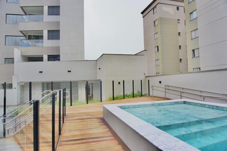 Apartamento à venda com 105m², 3 quartos e 2 vagas Apartamento à venda com 105m², 3 quartos e 2 vagasÁrea Comum - Piscina