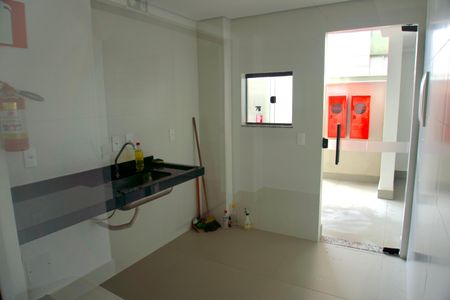 Apartamento à venda com 105m², 3 quartos e 2 vagas Apartamento à venda com 105m², 3 quartos e 2 vagasÁrea Comum - Salão de Festas Cozinha