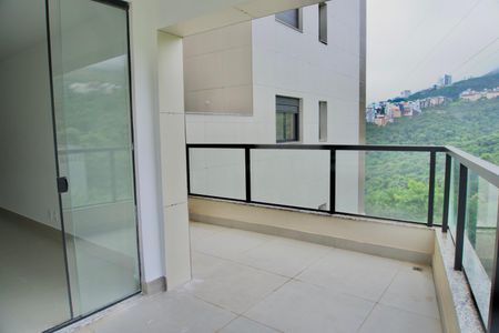 Apartamento à venda com 105m², 3 quartos e 2 vagas Apartamento à venda com 105m², 3 quartos e 2 vagasSala - Varanda