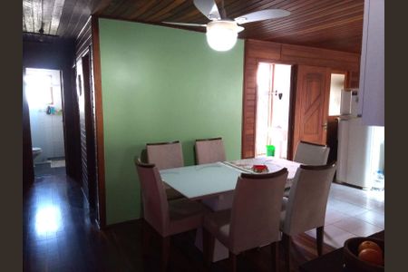 Casa à venda com 108m², 3 quartos e 1 vaga Casa à venda com 108m², 3 quartos e 1 vagaCozinha