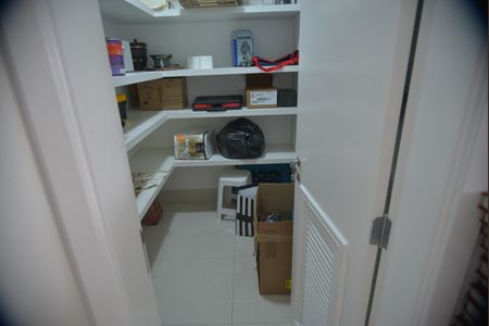 Apartamento para alugar com 139m², 4 quartos e 3 vagasDispensa