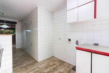 Casa à venda com 300m², 4 quartos e 4 vagasCozinha 