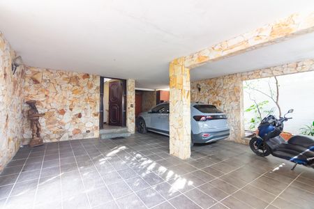 Casa à venda com 300m², 4 quartos e 4 vagasGaragem