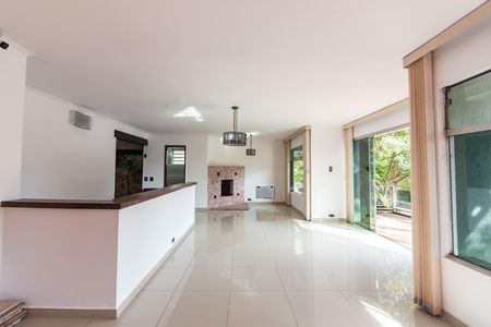 Casa à venda com 300m², 4 quartos e 4 vagasSala 