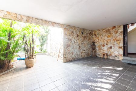 Casa à venda com 300m², 4 quartos e 4 vagasGaragem