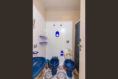 Casa à venda com 300m², 4 quartos e 4 vagasBanheiro 2